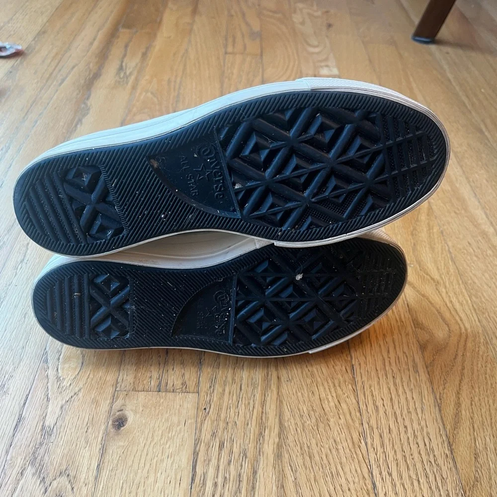 Converse gently used